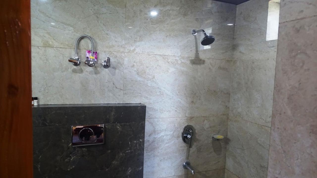Humble Holiday Inn Kufri Simla 外观 照片