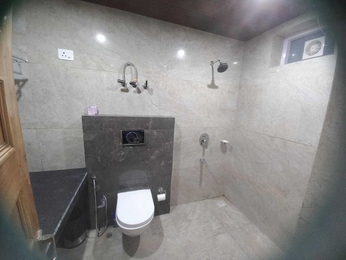 Humble Holiday Inn Kufri Simla 外观 照片